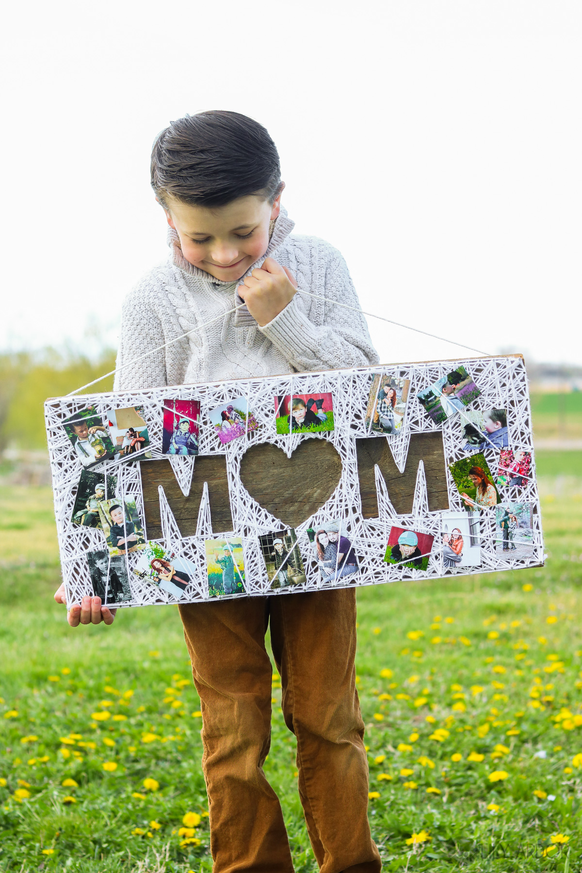 Christmas String Art - Adventures of a DIY Mom