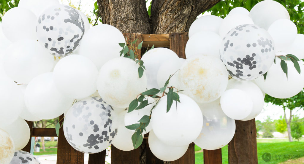 YOU WON'T BELIEVE HOW EASY IT IS TO MAKE A BALLOON ARCH
