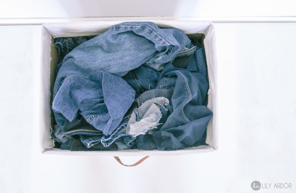 HOW TO FIX RIPPED JEANS - 5 EASY STEPS - PHOTO + VIDEO