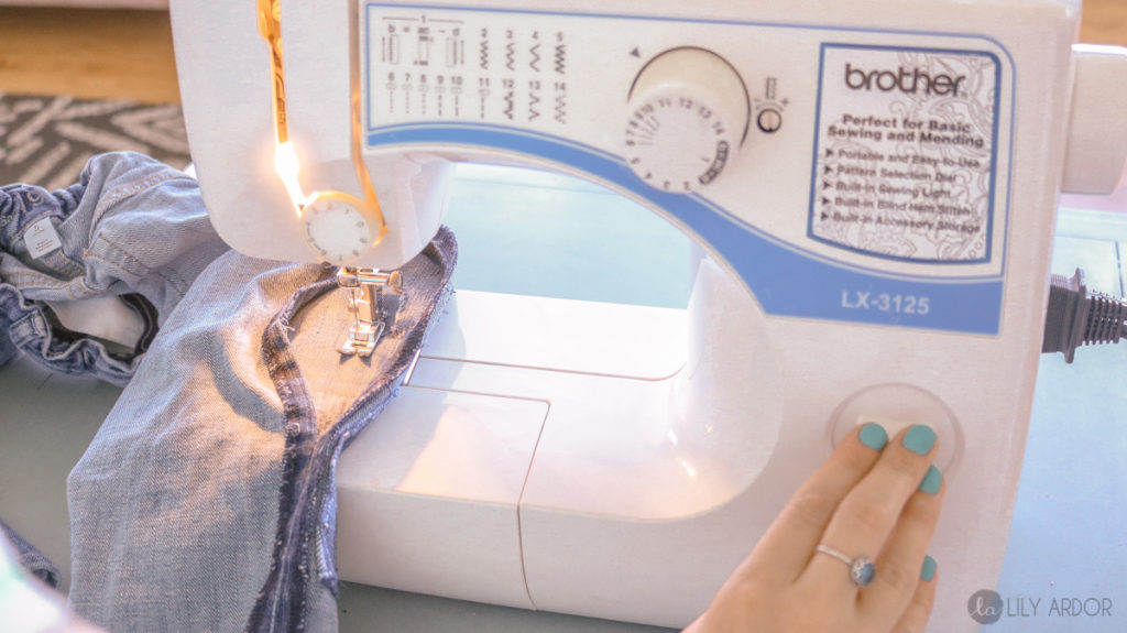 HOW TO FIX RIPPED JEANS - 5 EASY STEPS - PHOTO + VIDEO