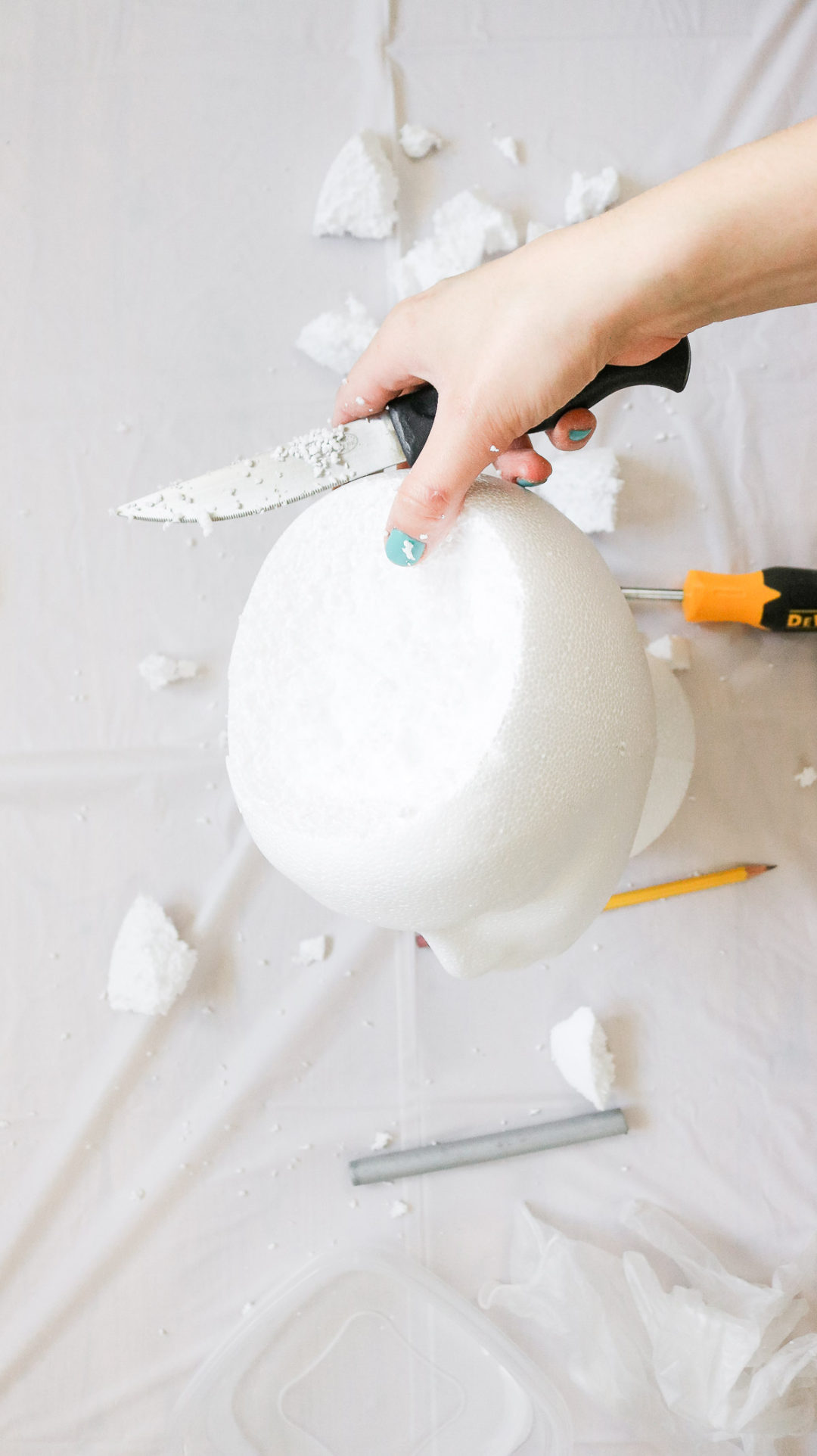 DIY HEAD PLANTER USING CONCRETE + GARDEN DIYS