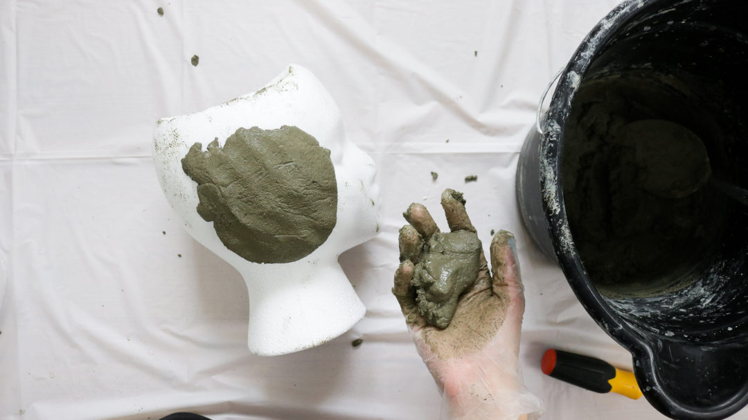 DIY HEAD PLANTER USING CONCRETE + GARDEN DIYS