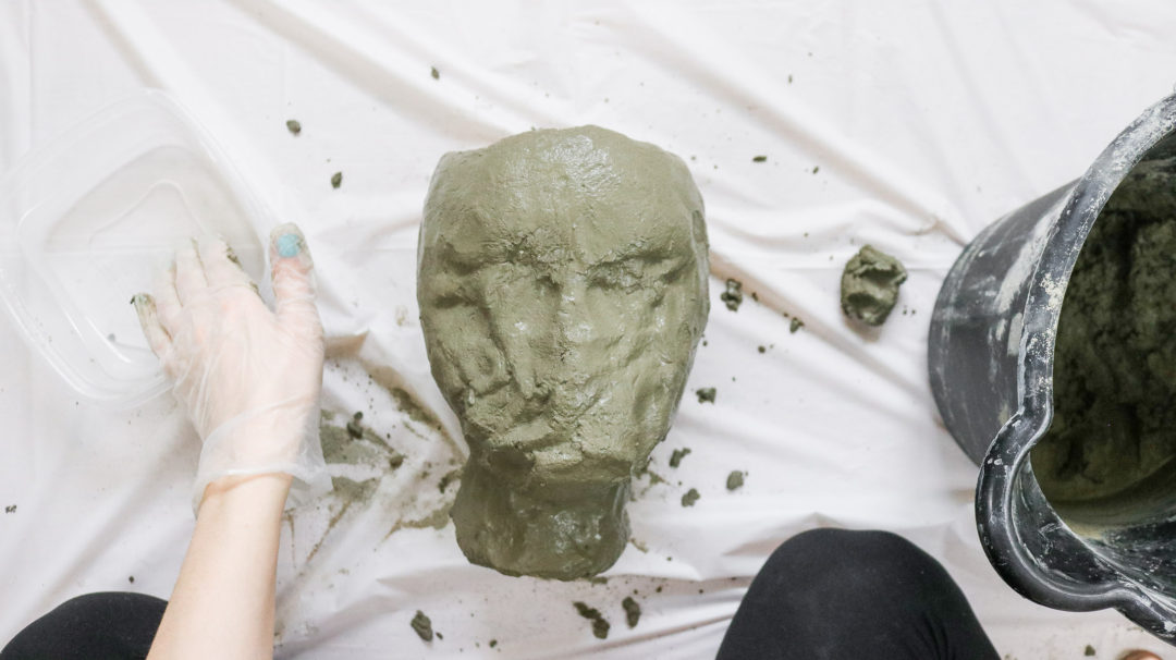 DIY HEAD PLANTER USING CONCRETE + GARDEN DIYS