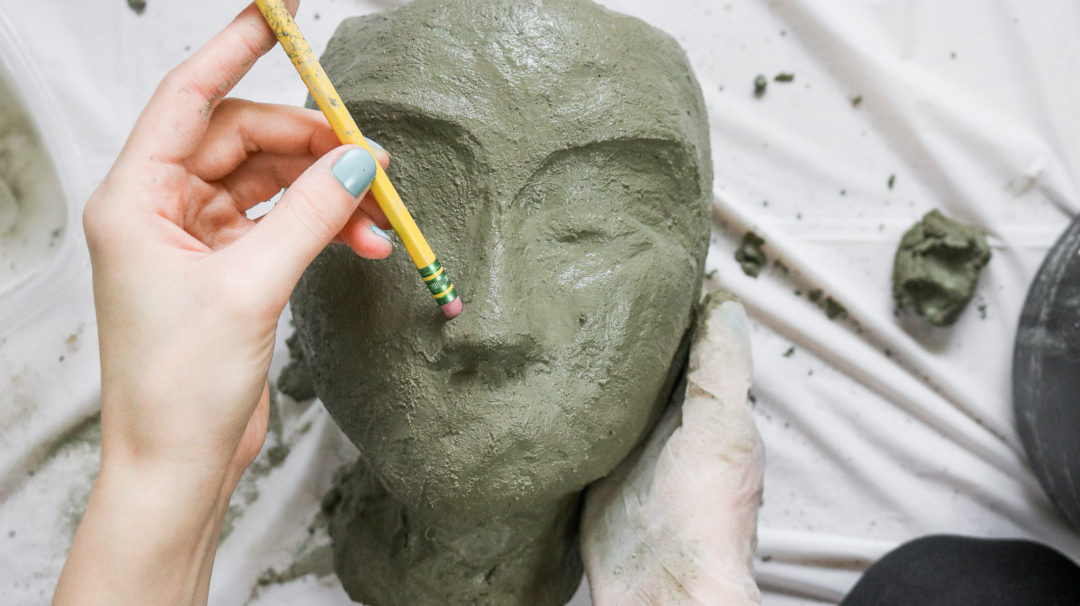 DIY HEAD PLANTER USING CONCRETE + GARDEN DIYS