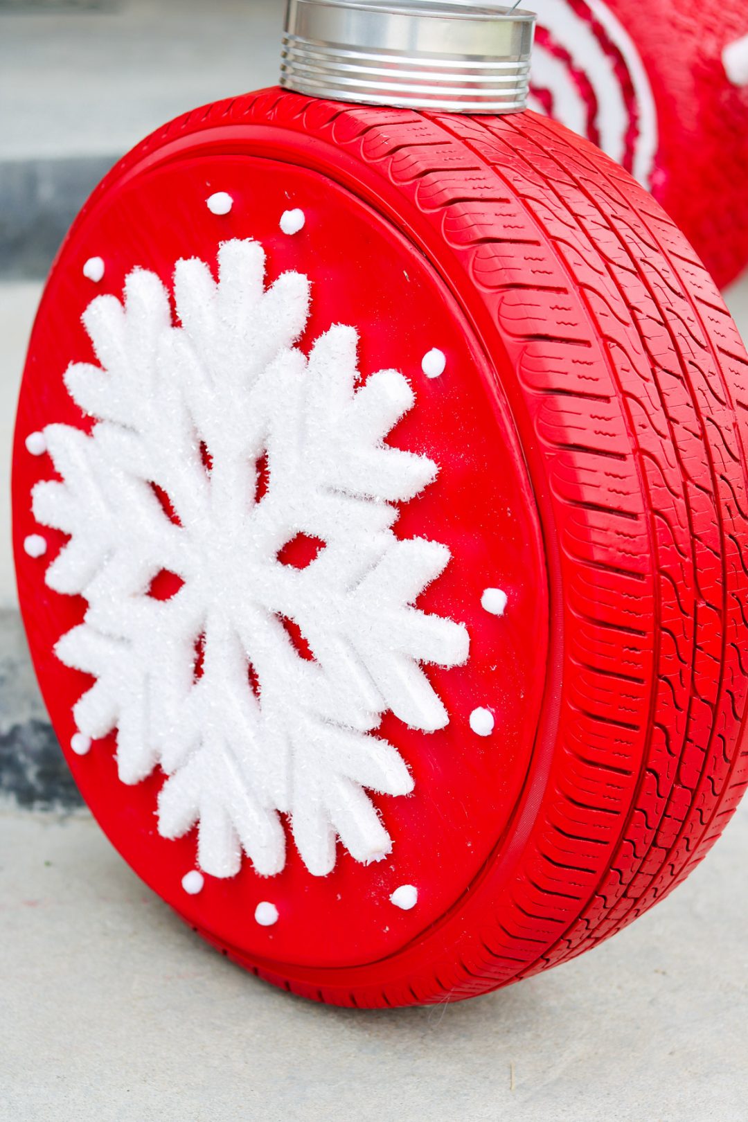 Christmas Tire Ornaments Giant for Outdoor Porch Front Yard