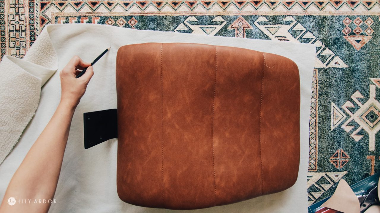 Giving my task chair a makeover! DIY sherpa chair! Lily Ardor