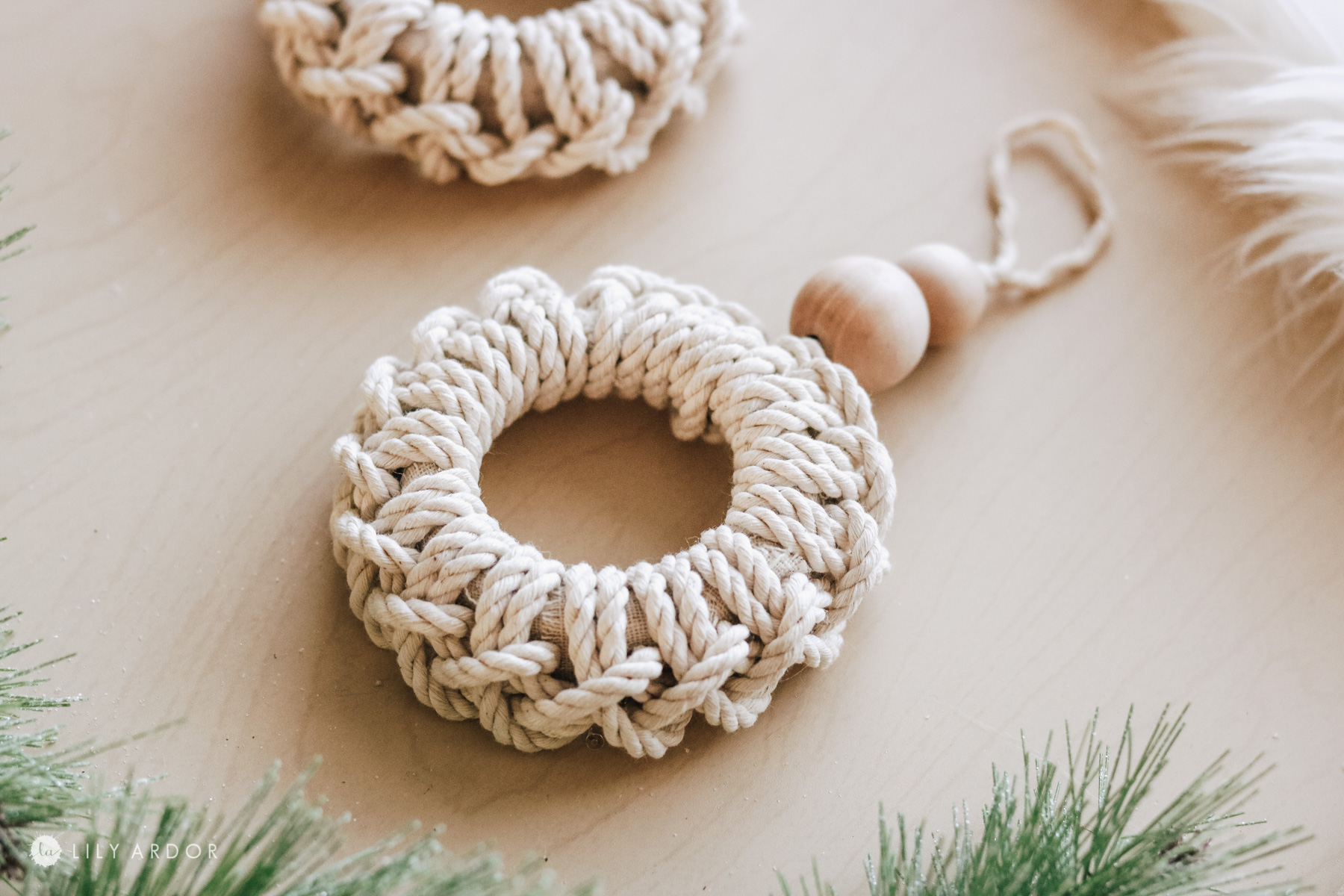 Macrame Christmas wreath ornament - A Wonderful Thought