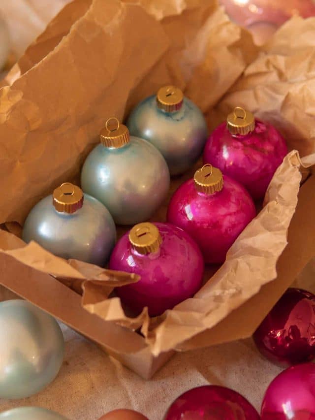 DIY  OLD FASHIONED ORNAMENTS