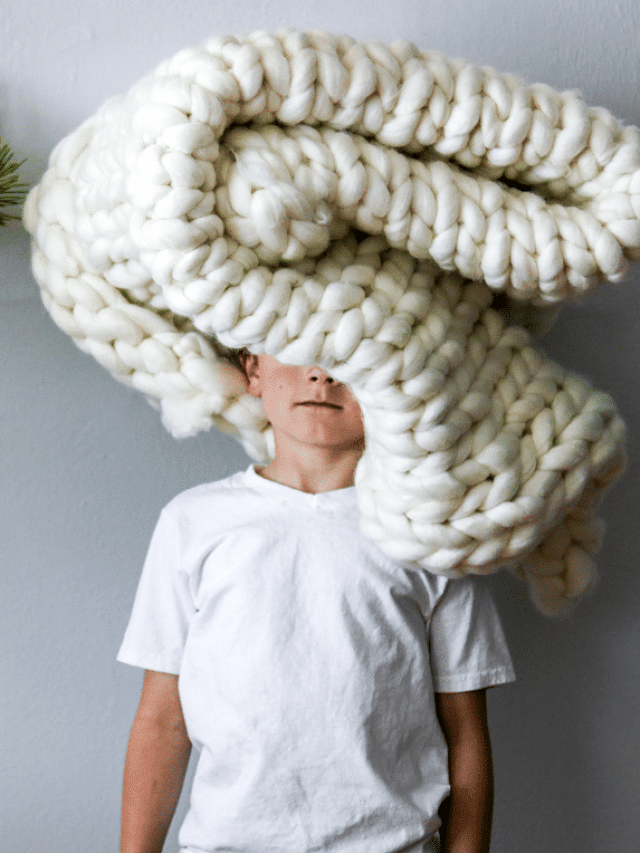 DIY Chunky Knit Blanket!